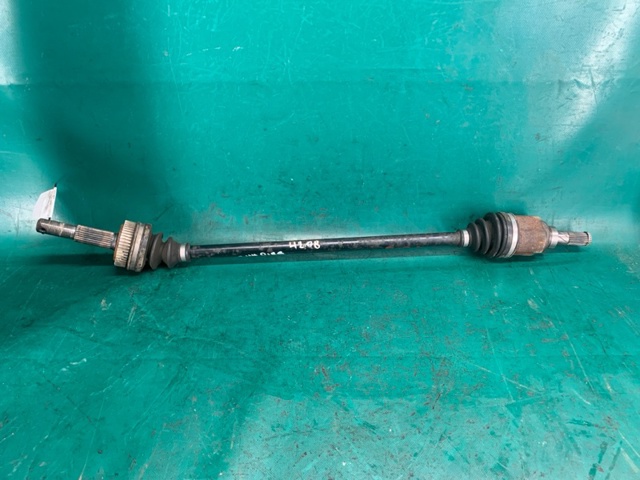 Приводной вал задний 396001HC0C NISSAN