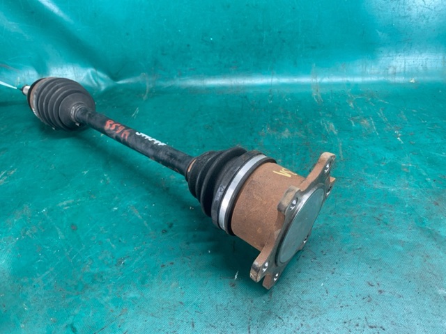 NISSAN 396011CC0A Полуось задняя левая в наличии Киев