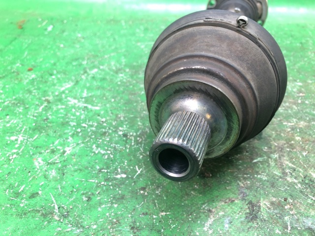 3C8407271 VAG Левая полуось купить в Тернополь