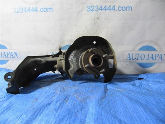 Кулак поворотный передний левый 400112J500 NISSAN