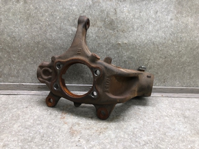 NISSAN 400144EA0A Цапфа передняя правая в наличии Черкассы