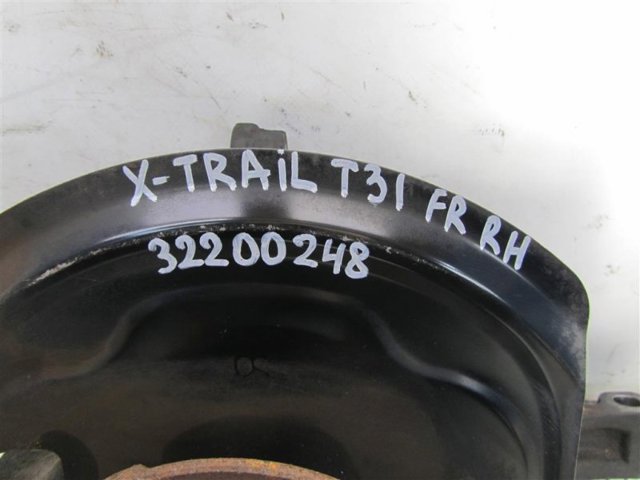 NISSAN 40014JG000 Цапфа передняя правая в наличии Днепр