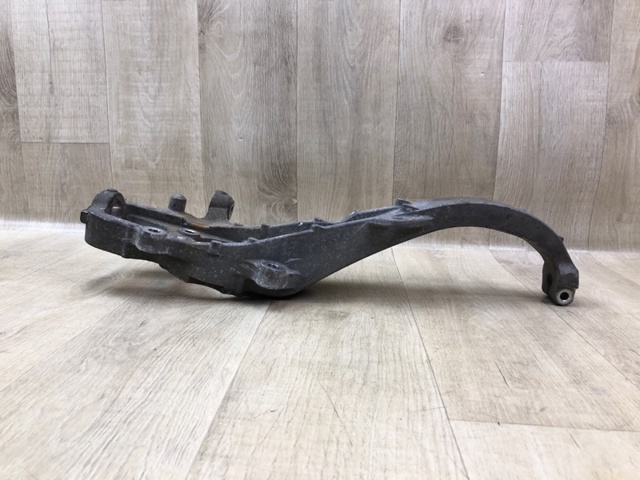 400151CA0A NISSAN Цапфа передняя левая купить в Днепр