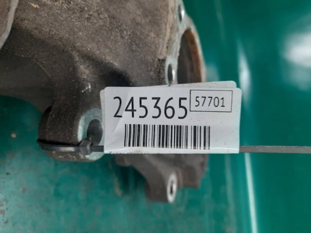 40015EG000 Цапфа (поворотный кулак) передний левый купить Запорожье