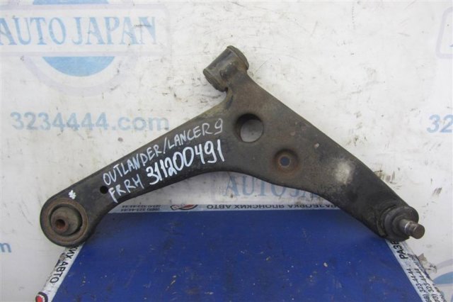 Правый рычаг передней нижней подвески 4013A132 MITSUBISHI