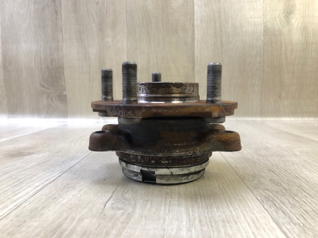 NISSAN 40202CG110 Ступица передняя в наличии Черновцы
