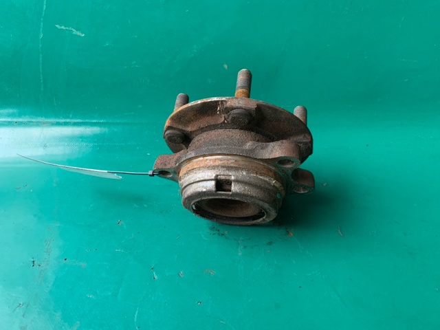 NISSAN 40202EG06C Передняя ступица в наличии Чернигов