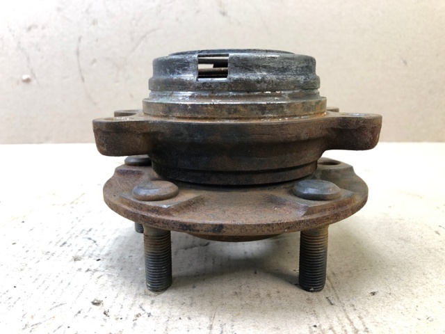 40202EJ70B NISSAN Передняя ступица купить в Киев