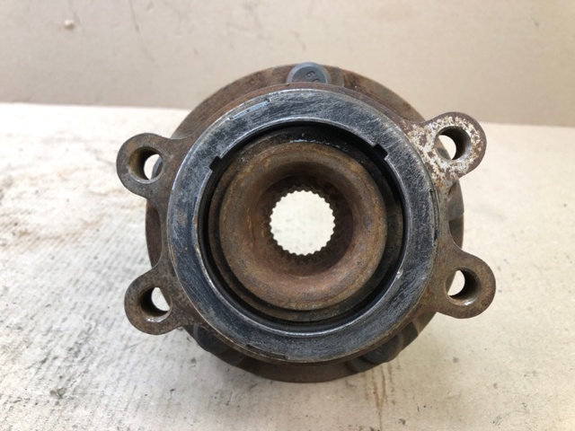 Ступицы передних колес 40202EJ70B NISSAN
