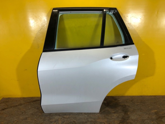 Задняя левая дверь 41522642779 BMW