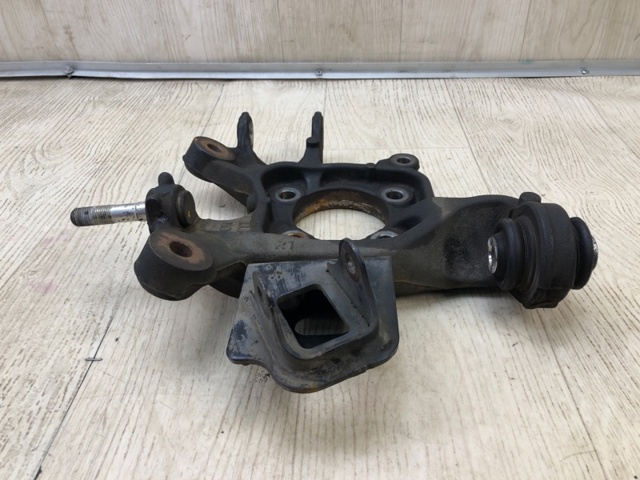 TOYOTA 4230448060 Цапфа задняя правая в наличии Черновцы