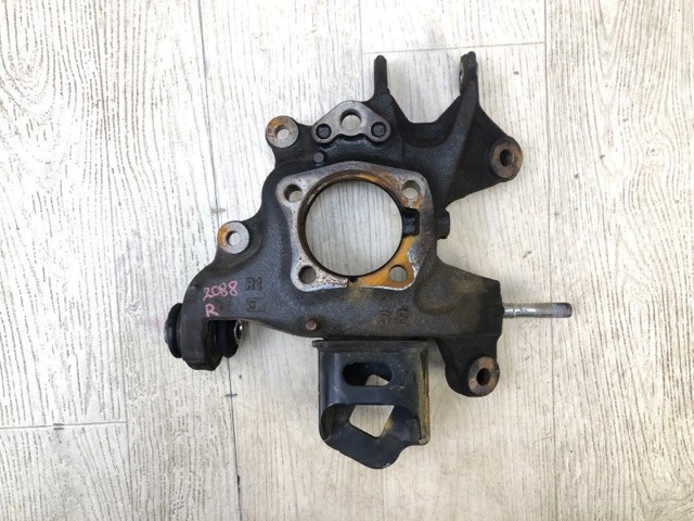 TOYOTA 4230448060 Цапфа (поворотный кулак) задний правый в наличии Одесса