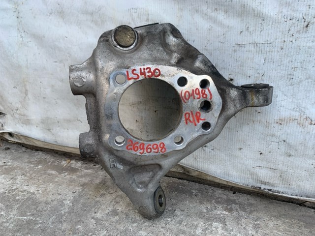 Цапфа правая 4230450090 TOYOTA