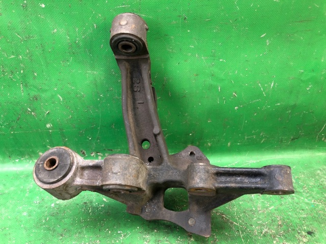 TOYOTA 4230548021 Цапфа задняя левая в наличии Ужгород