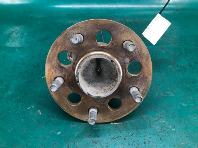 Ступица задняя правая 4245006110 TOYOTA
