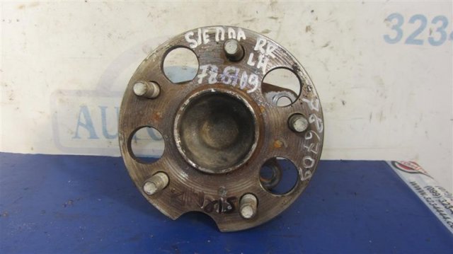 Ступица задняя 4245008030 TOYOTA