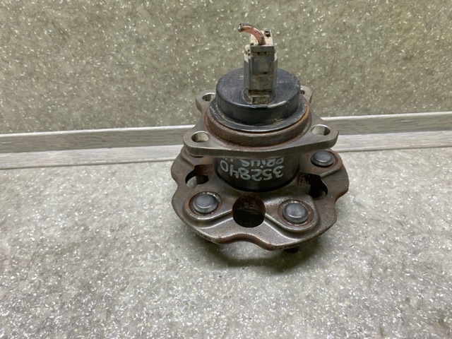 Ступица заднего колеса 4245047050 TOYOTA