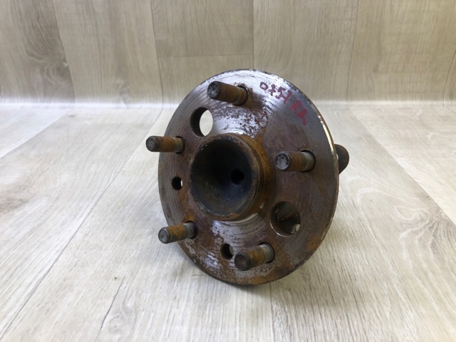 Ступица задняя правая 4245048010 TOYOTA