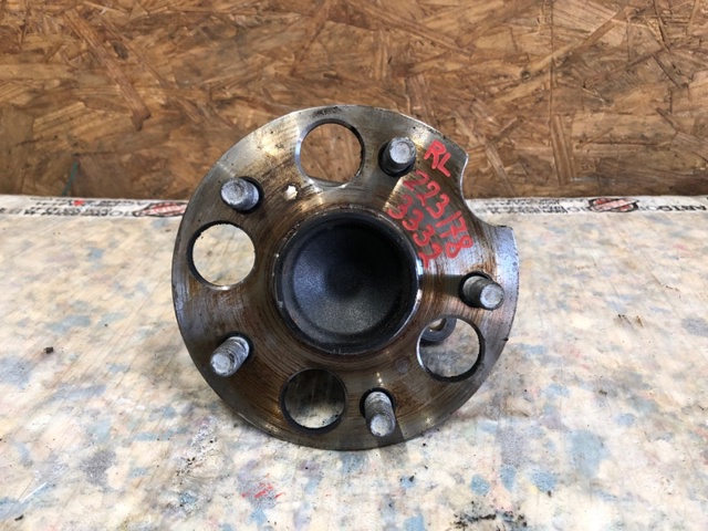424600T010 TOYOTA Ступица задняя левая купить в Днепр