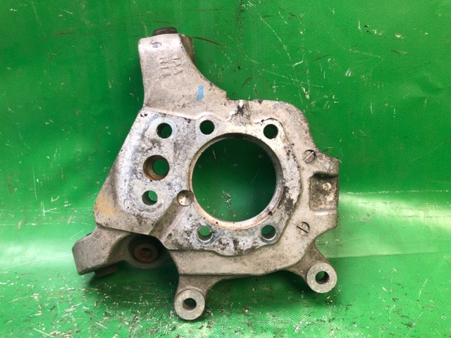 NISSAN 430181AA0A Цапфа (поворотный кулак) задний правый в наличии Полтава
