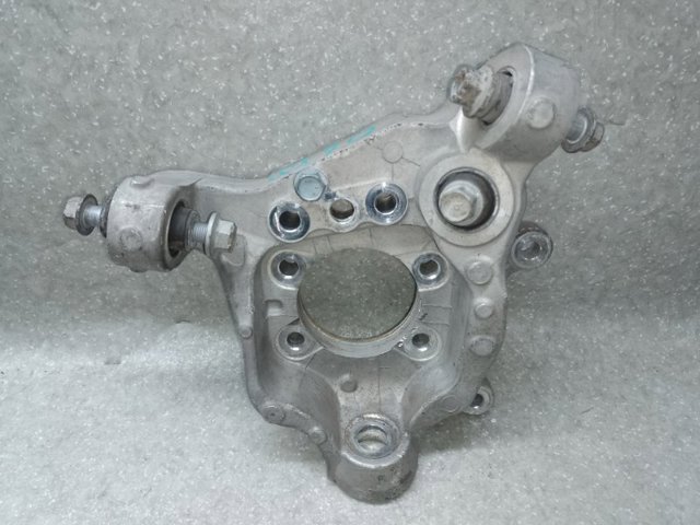 Цапфа поворотная правая 430181CA0B NISSAN