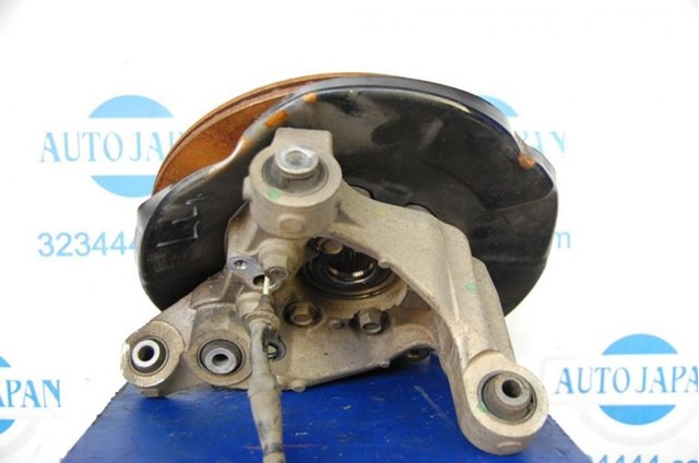Цапфа (поворотный кулак) задний правый 43018JK00B NISSAN