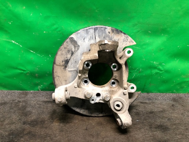NISSAN 430191BA0B Цапфа задняя левая в наличии Украина