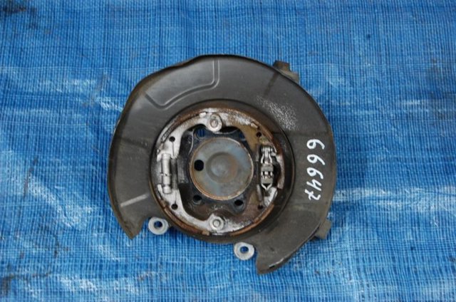Цапфа поворотная левая 430199Y000 NISSAN
