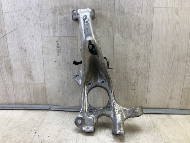 Цапфа поворотная левая 4320250040 TOYOTA