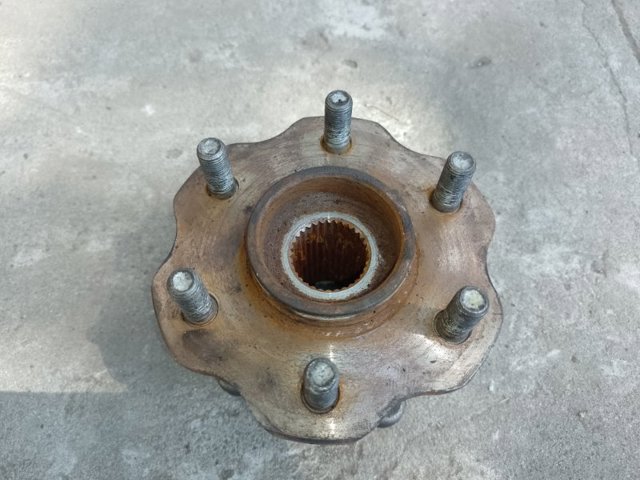 Ступицы задних колес 43202EA500 NISSAN