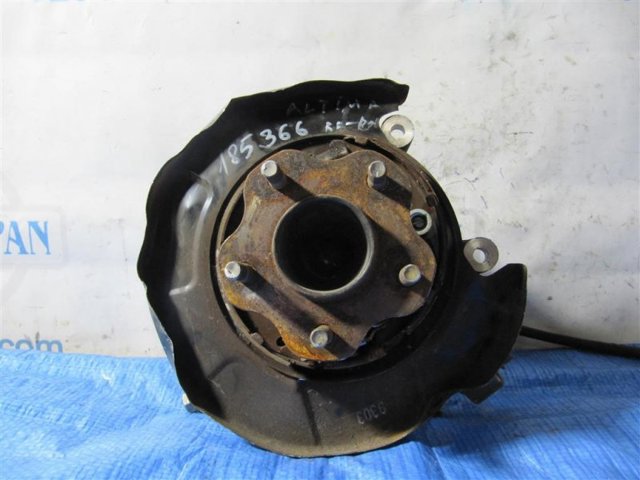 Ступица задняя (шпиндель) 43202JA000 NISSAN