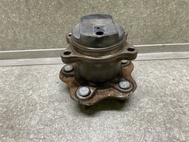 Ступица задняя 43202JG000 NISSAN