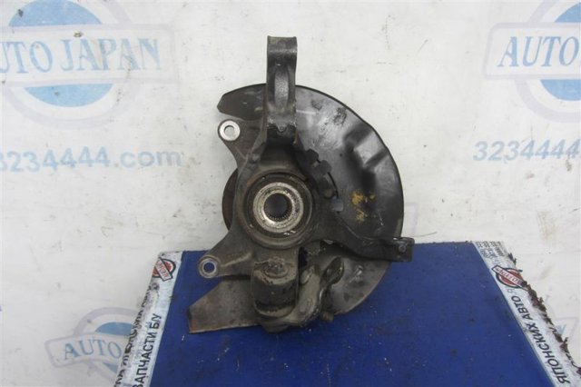 TOYOTA 4321106120 Цапфа передняя правая в наличии Киев