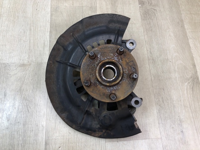 TOYOTA 4321106240 Цапфа (поворотный кулак) передний правый в наличии Одесса