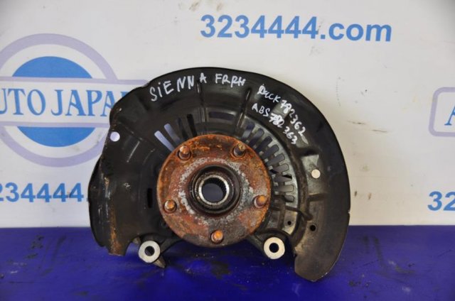 TOYOTA 4321108030 Цапфа (поворотный кулак) передний правый в наличии Черкассы