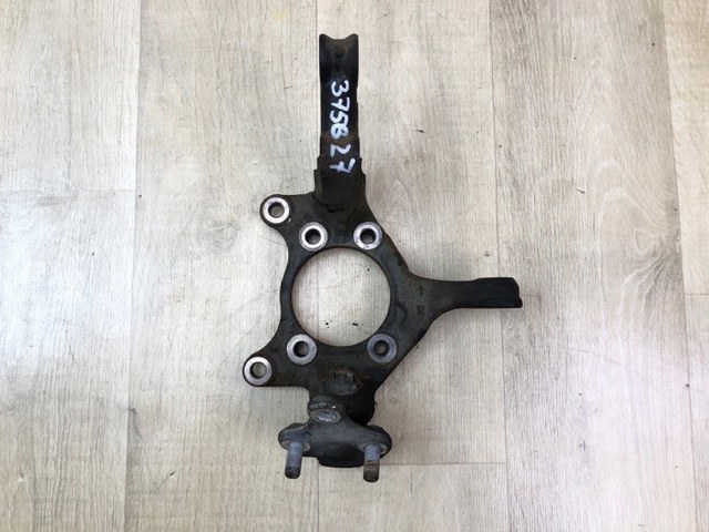 Цапфа передняя правая 4321112460 TOYOTA