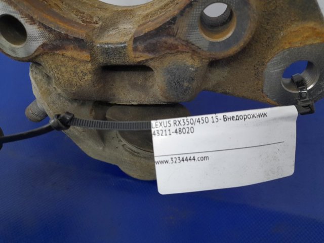 Цапфа (поворотный кулак) передний правый 4321148020 TOYOTA
