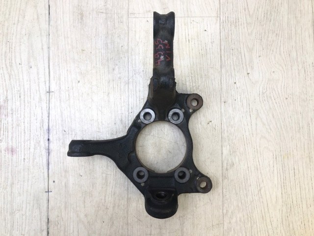 Цапфа поворотная левая 4321202350 TOYOTA