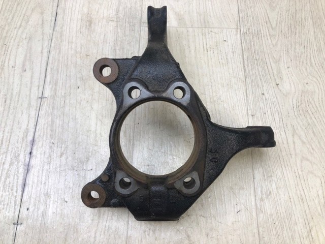 TOYOTA 4321202350 Цапфа (поворотный кулак) передний левый в наличии Тернополь