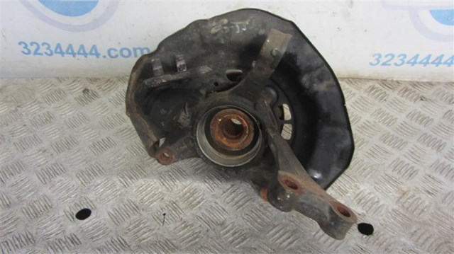 Цапфа - поворотный кулак передний, левый 4321258020 TOYOTA