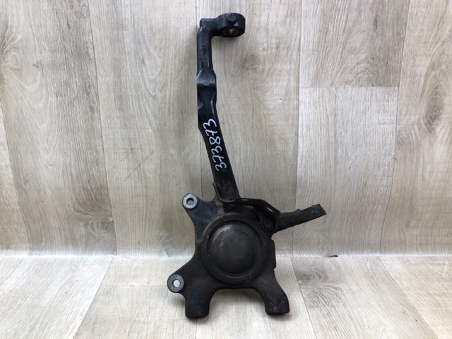 Кулак поворотный передний левый 4321260170 TOYOTA