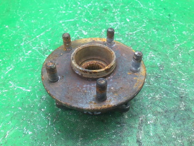 Ступица переднего колеса 4340165J02 SUZUKI