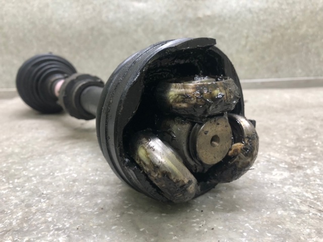 TOYOTA 434100W180 Полуось (привод) передняя правая в наличии Каменское