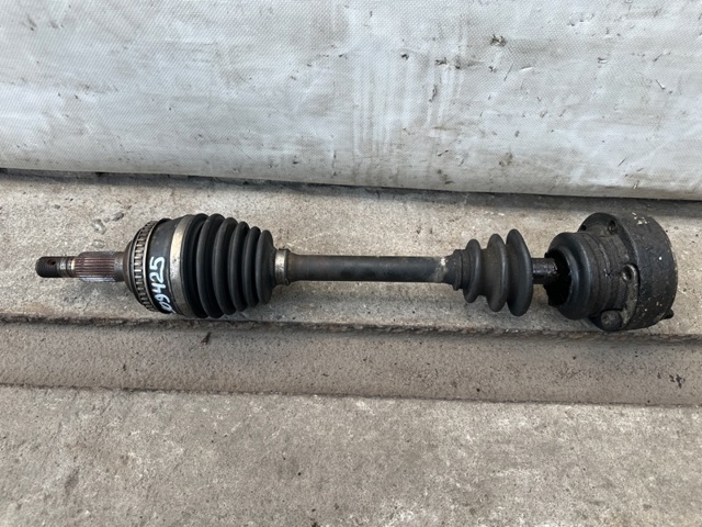 Полуось передняя, правая 4341033201 TOYOTA