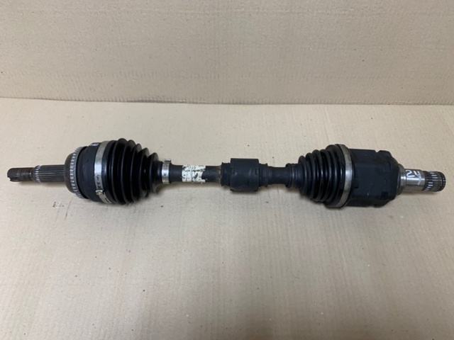 Левая полуось 4342033270 TOYOTA