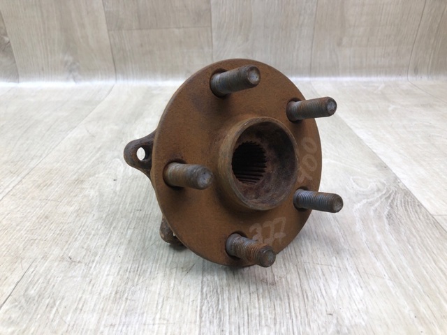 Ступица (передняя) 4355047010 TOYOTA