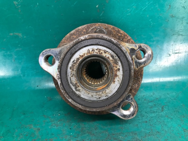 Подшипник в сборе со ступицей передний 4355047020 TOYOTA
