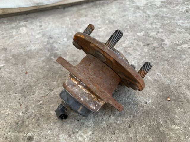 TOYOTA 4355050011 Передняя ступица в наличии Львов