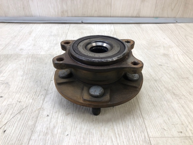 Ступица (передняя) 4355050061 TOYOTA