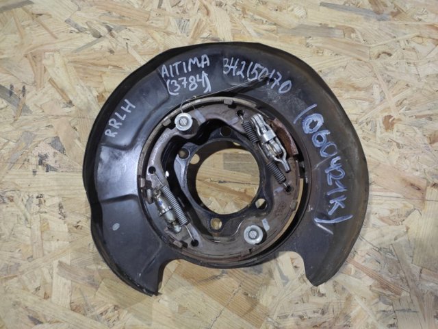 Пыльник тормозного диска заднего левый 440303TA6A NISSAN